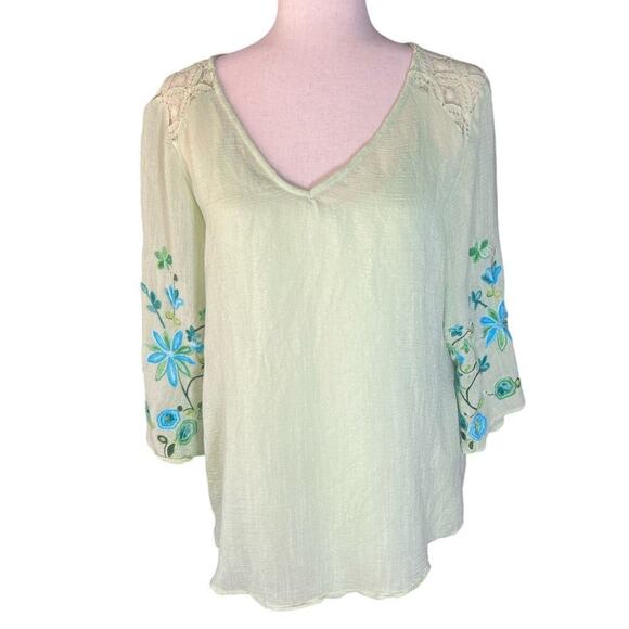 Figueroa & Flower Embroidered Blouse V-Neck, Bell Sleeve Green/Blue size Medium - Picture 1 of 14